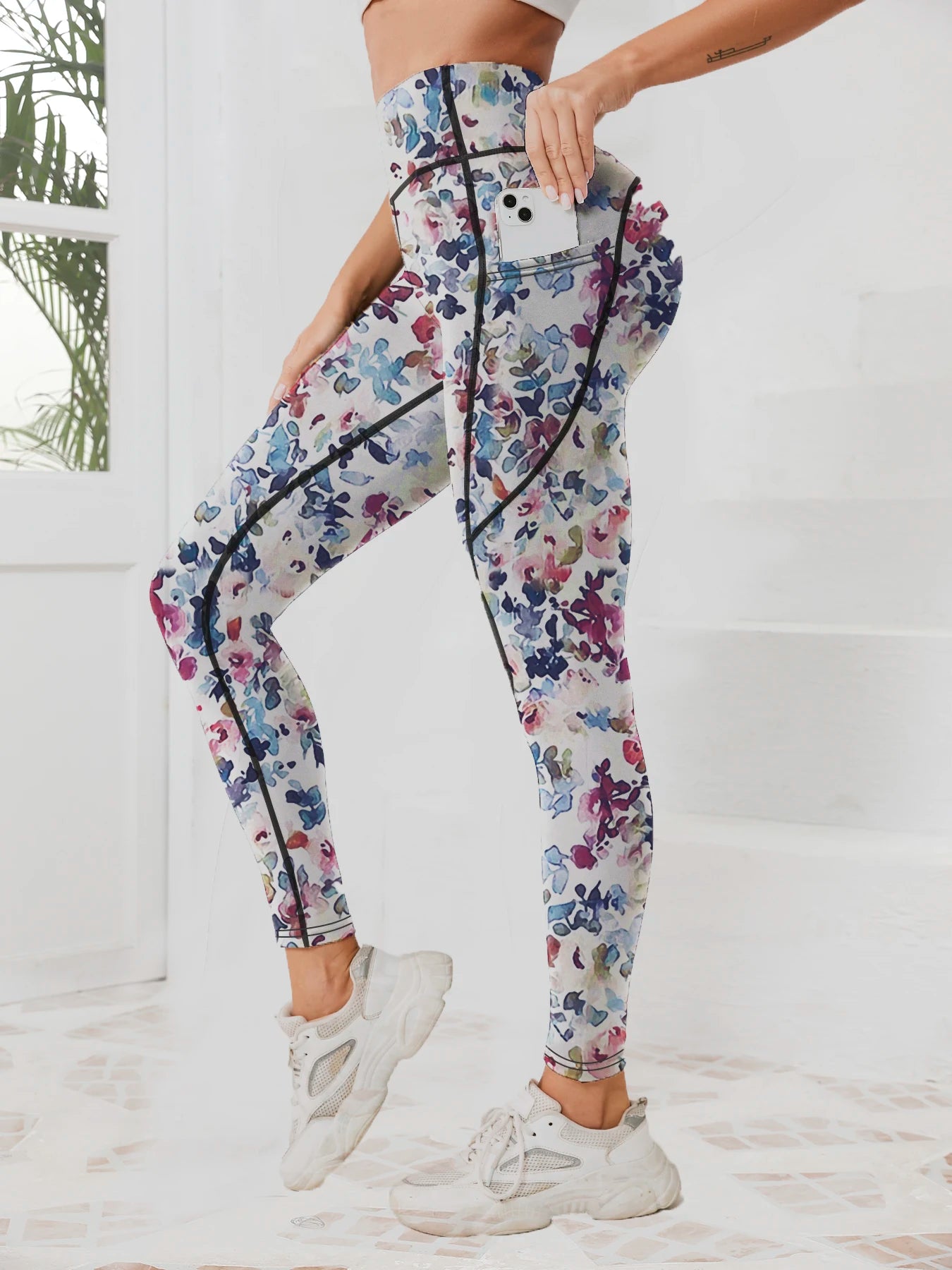 Printed women's high waistband pocket fitness pants paired