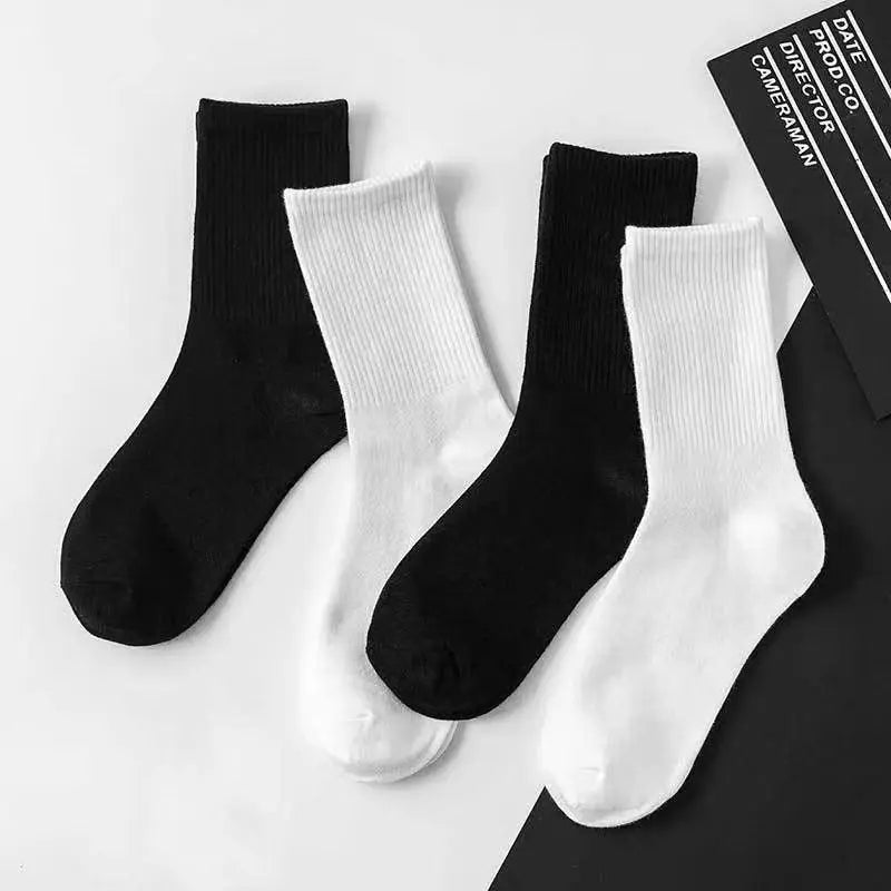 5 Pairs Men Crew Socks Black White Middle