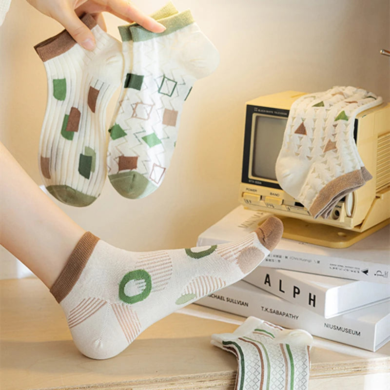 5 Pairs Letter Print Socks Comfy & Breathable