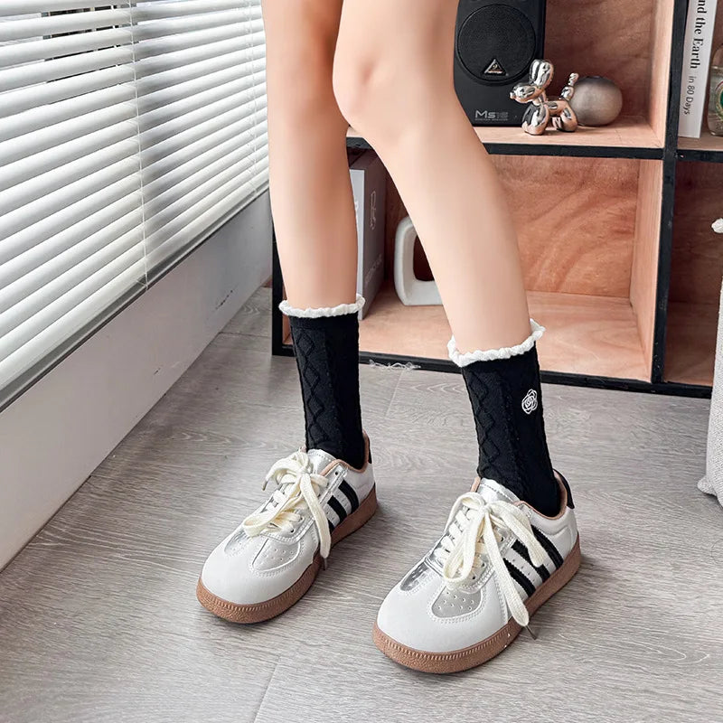 Women's Retro Embroidered Heart or Flower Socks
