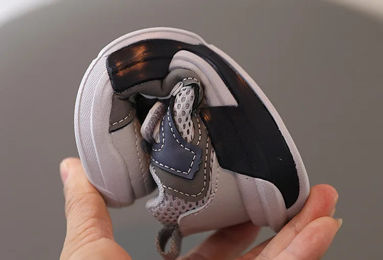 Kids' Soft-Sole Flexible Trainers, EU 21-30